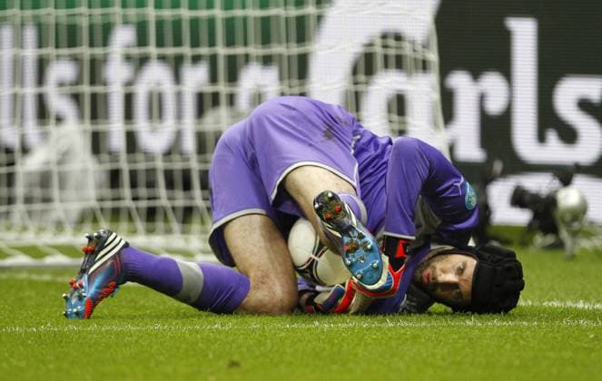 Petr Cech, Torwart Tschechei, hält den Ball sicher, Torwart, Keeper, Parade, Aktion, quer Tschechische Republik vs Portugal, Czech Republic vs Portugal, CZE - POR, UEFA-Euro 2012, European Championship, Fußball, Fussball, football, soccer, EM Warschau Warszawa, 21.6.2012 National Stadium Warszawa