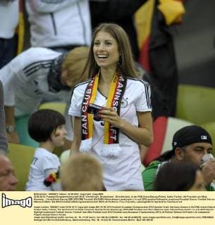 22.06.2012, Fussball Europameisterschaft 2012, Viertelfinale, Deutschland - Griechenland, in der PGE-Arena Danzig (Polen). Cathy Fischer, die Freundin von Mats Hummels.