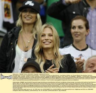 Sarah Brandner, Freundin von Bastian Schweinsteiger - Lena Gercke, Freundin von Sami Khedira - Lisa Mueller, Ehefrau von Thomas Mueller Frau, Ehefrau, Partnerin, Freundin, Gattin, Geliebte, verlobte, verliebt, verheiratet, zusammen, Spielerfrau, Begleitung, weiblich, wife, woman, love GERMANY - GREECE ( : ), Deutschland - Griechenland Viertelfinale, Quarterfinal, Deutsche Fussball Nationalmannschaft, DFB EM Euro 2012 am 22.06.2012 in Danzig, Europameisterschaft 2012