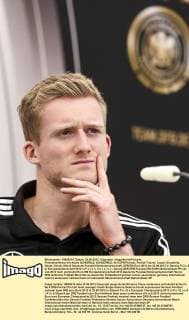 Pressekonferenz mit Andre SCHÜRRLE, SCHUERRLE, Nr.9 DFB Portrait, Porträt Trainer, Coach, Einzelbild, Geste, Gestik, Mimik Deutsche Fussball Nationalmannschaft, DFB EM Euro 2012 am 23.06.2012 in Danzig, P O L E N, Europameisterschaft 2012 in P o l e n, U k r a i n e