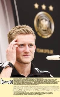 Pressekonferenz mit Andre SCHÜRRLE, SCHUERRLE, Nr.9 DFB Portrait, Porträt Trainer, Coach, Einzelbild, Geste, Gestik, Mimik Deutsche Fussball Nationalmannschaft, DFB EM Euro 2012 am 23.06.2012 in Danzig, P O L E N, Europameisterschaft 2012 in P o l e n, U k r a i n e