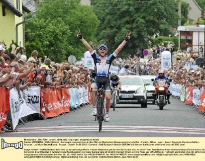 Fabian WEGMANN ( GER Garmin - Barracuda ) gewinnt zum dritten Mal die Deutschen Strassenmeisterschaften - Finish - Aktion - quer - Event: Deutsche Meisterschaften - Strasse - Location: Deutschland - Europa - Datum: 24.06.2012 - Contact