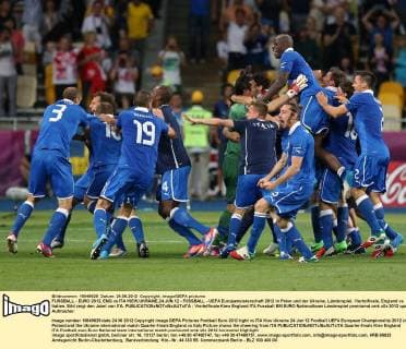 FUSSBALL - EURO 2012, ENG vs ITA KIEW,UKRAINE,24.JUN.12 - FUSSBALL - UEFA Europameisterschaft 2012 in Polen und der Ukraine, Länderspiel, Viertelfinale, England vs Italien. Bild zeigt den Jubel von ITA. 