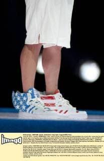 June 25, 2012 - Omaha, NEBRASKA, USA - Ryan Lochte of Daytona Beach acknowledges the crowd after receiving his gold medal upon winning the men s 400m Individual medley final during the 2012 US Olympic Team Trials on June 25, 2012 in Omaha, Nebraska..ARMANDO ARORIZOI PI US News - June 25, 2012 - ZUMAa60