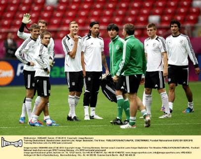 Training Deutschland: Bundestrainer Joachim Löw, Holger Badstuber, Tim Wiese  120627MIN002