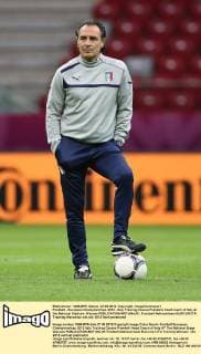 Football - European Championships 2012 - Italy Training Cesare Prandelli, head coach of Italy at the National Stadium, Warsaw 