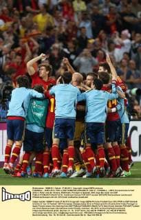FUSSBALL - EURO 2012, POR vs ESP DONETSK,UKRAINE,27.JUN.12 - FUSSBALL - UEFA Europameisterschaft 2012 in Polen und der Ukraine, Halbfinale, Portugal vs Spanien. Bild zeigt den Jubel von ESP. 