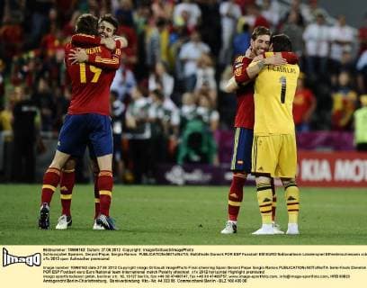 Schlussjubel Spanien, Gerard Pique, Sergio Ramos 