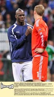 28.06.2012 WARSZAWA - STADION NARODOWY - UEFA EURO 2012 - SEMIFINALS - GERMANY vs. ITALY - MARIO BALOTELLI MANUEL NEUER -  20120628PF_RO128