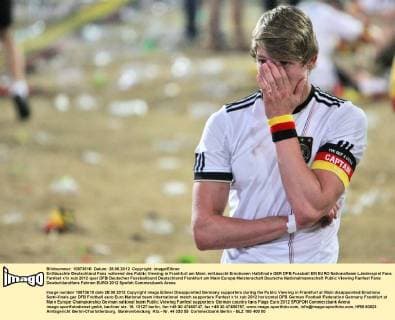 Enttäuschte Deutschland Fans während des Public Viewing in Frankfurt am Main