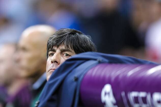 DFB Bundestrainer Joachim LOEW, LÖW Emotionen, enttäuscht, Enttäuschung, Frust, frustriert, Trauer ,traurig, verzweifelt, Verzweiflung GERMANY - ITALY (1 :2 ), DEUTSCHLAND - ITALIEN 1-2 Halbfinale, Semifinal, Deutsche Fussball Nationalmannschaft, DFB EM Euro 2012 am 28.06.2012 in Warschau, Europameisterschaft 2012 in P o l e n, U k r a i n e