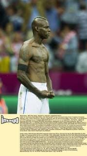 Jubel von Torschütze Mario BALOTELLI (ITA) nach seinem Tor zum 0:2, posiert ohne Trikot, Freisteller, Einzelbild, Halbfigur, Pose, nackter Oberkörper, Muskeln, Halbfinale, Spiel 30, Deutschland (GER) - Italien (ITA) 1:2, am 28.06.2012 in W A R S C H A U P o l e n Fussball UEFA EURO 2012 P o l e n U k r a i n e vom 08.06. - 01.07.2012.