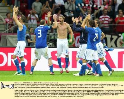 Leonardo Bonucci, Giorgio Chiellini, Federico Balzaretti, Ignazio Abate, Andrea Pirlo Freude Emotion jubelnd Jubel nach Spielende Fußball Fussball UEFA EM Europameisterschaft Euro 2012 Halbfinale Saison 2011 12 28.06.2012 DFB GER Deutschland vs. Italien Nationalmannschaft Mannschaftsjubel