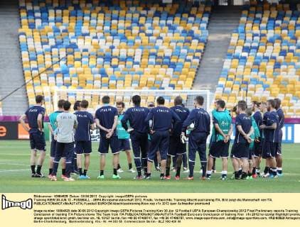 Training KIEW,30.JUN.12 - FUSSBALL - UEFA Europameisterschaft 2012, Finale, Vorberichte, Training Abschlusstraining ITA. Bild zeigt die Mannschaft von ITA. 
