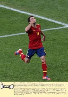 Jordi Alba of Spain celebrates after scoring during the final match between Italy and Spain at the Euro 2012 football championships in Kiev, Ukraine, July 1, 2012. (Xinhua Meng Yongmin) (jyc) UKRAINE-KIEV-EURO 2012 FOOTBALL CHAMPIONSHIPS-FINAL 