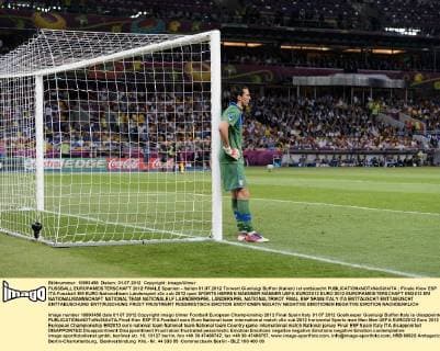 FUSSBALL EUROPAMEISTERSCHAFT 2012 FINALE Spanien - Italien 01.07.2012 Torwart Gianluigi Buffon (Italien) ist enttäuscht 