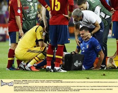 Kiev 01 07 2012 - Finale Euro 2012, Spanien - Italien: Verletzung - Tiago Motta 