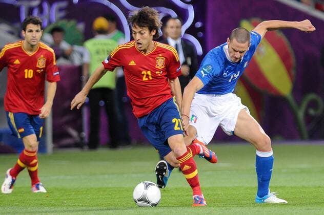 01.07.2012 (KIEV) EURO 2012 (UEFA EURO 2012 ) FINAL (FINAL) MECZ (SPAIN - ITALY) N Z DAVID SILVA LEONARDO BONUCCI  20120701PF_RO009