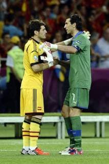 Kiew 01 07 2012 - Finale Euro 2012; Spanien - Italien 4:0; Gianluigi Buffon-Iker Casillas 