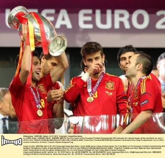 (L) JORDI ALBA , GERARD PIQUE , ANDRES INIESTA The final match of the European Football Championship 2012 between the national teams of Italy and Spain on July 1, 2012 in Kiev.  EN_01036416_0006