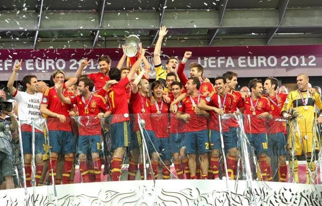 Spanish team celebrates the victory The final match of the European Football Championship 2012 between the national teams of Italy and Spain on July 1, 2012 in Kiev.  EN_01036416_0009