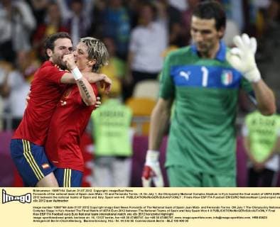 Forwards of the national team of Spain Juan Mata –13 and Fernando Torres –9. On July 1, the Olimpiyskiy National Complex Stadium in Kyiv hosted the final match of UEFA EURO 2012 between the national teams of Spain and Italy. Spain won 4-0. 