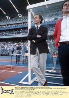 Halbfinale der WM 1990 - Teamchef Franz Beckenbauer (BR Deutschland, li.)