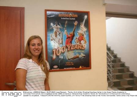 Tennis, Archivbilder Shooting Angelique Kerber in der Angie-Tennis-Akademie im polnischen Puszczykowo 2010 Angelique Kerber (GER) im Centrum Tenisowe Angi Akademia Tenisa, ein Tenniszentrum in Puszczykowo (Unterberg), speziell für sie gebaut  20100721AWJ_144