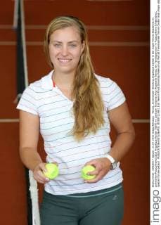 Tennis, Archivbilder Shooting Angelique Kerber in der Angie-Tennis-Akademie im polnischen Puszczykowo 2010 Angelique Kerber (GER) im Centrum Tenisowe Angi Akademia Tenisa, ein Tenniszentrum in Puszczykowo (Unterberg), speziell für sie gebaut  20100721AWJ_150