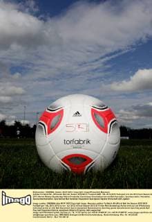 Adidas Torfabrik 50 - Offizieller Ball der Saison 2012 2013