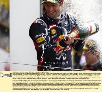 Motorsports: FIA Formula One World Championship 2012, Grand Prix of Great Britain, Sieger Mark Webber (AUSTRALIA, Red Bull Racing), xHOCHxZWEIx