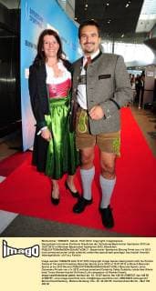 Georg Hackl mit seiner Partnerin Gisela bei der Verleihung Bayerischer Sportpreis 2012 am 15.07.2012 in München Bayerischer Sportpreis 2012, Muenchen 