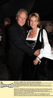 Hans-Jürgen Bäumler mit seiner Ehefrau Marina bei der Verleihung Bayerischer Sportpreis 2012 am 15.07.2012 in München Bayerischer Sportpreis 2012, Muenchen 