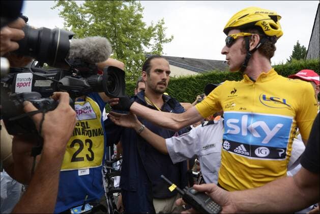 Bradley Wiggins en colere contre un cameraman CYCLISME : Tour de France 2012 - Etape 18 - Blagnac to Brive la Gaillarde - 20 07 2012 PHOTONEWS PANORAMIC 