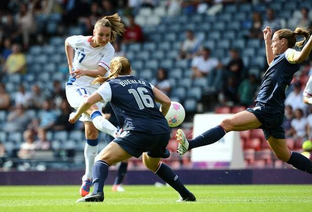 BUT Gaetane THINEY (fra) - Rachel BUEHLER (usa) FOOTBALL FEMIN : France vs Etats Unis - JO2012 - 25 07 2012 AnthonyBibard FEP Panoramic 