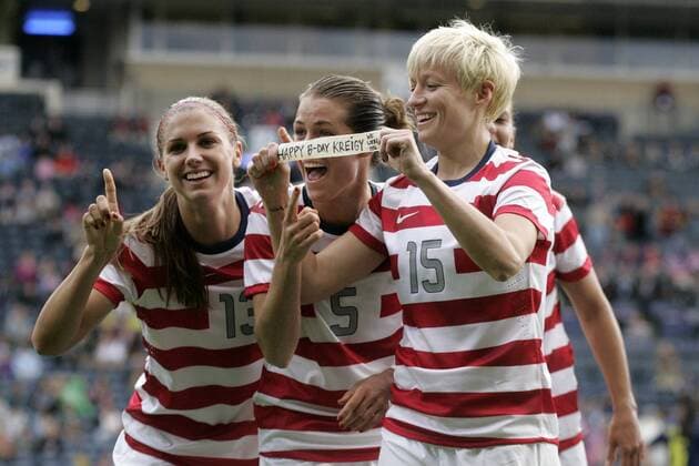 28.07.2012 Glasgow, Scotland. 15 Megan Rapinoe celebrates scoring USAs first goal with a message during the Olympic Football women s Preliminary game between USA and Columbia from Hampden Park. xIanxBuchanx  ActionPlus11307174