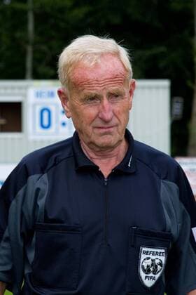 Referee Adolf Prokop (DDR,Deutschland) - Oldstarsspiel SV Wacker Helbra vs. Dynamo Dresden Oldies auf dem Sportplatz in Helbra - Portrait,28.07.2012,Deutschland,Fußball,Mann,Männer