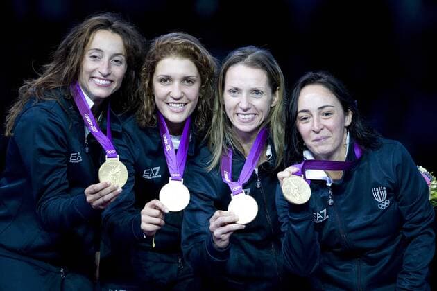 Elisa DI FRANCISCA, ITA, Arianna ERRIGO, ITA, Ilaria SALVATORI, ITA, Valentina VEZZALI, ITA, Jubel, der italienischen Mannschaft, 1. Platz Olympiasieger, Goldmedaille, Siegerehrung, Medal Ceremony, Italien - Finale Fechten Florett Mannschaft der Frauen, Women s Foil Team Damen, am 02.08.2012 , ExCel. Olympische Sommerspiele 2012 in London