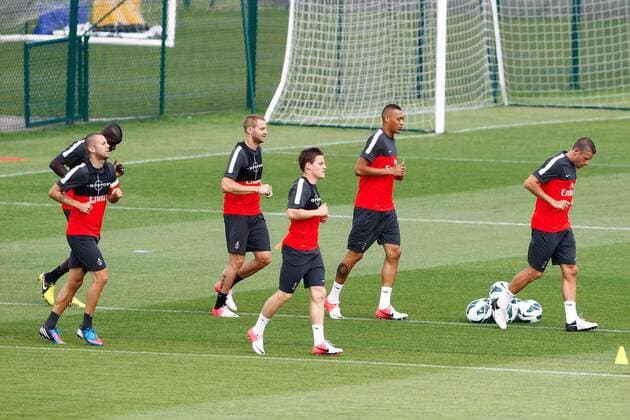 Jeremy Menez Mathieu Bodmer Guillaume Hoarau Kevin Gameiro Sylvain Armand FOOTBALL : Entrainement Paris Saint Germain - 03 08 2012 GwendolineLeGoff Panoramic 