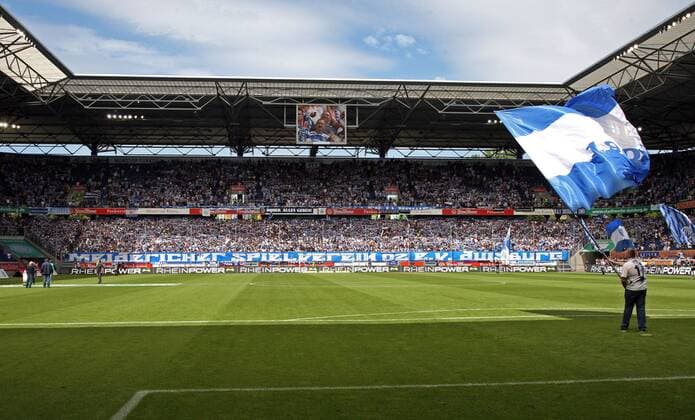 05.08.2012, Duisburg, Fussball, 2. Bundesliga, MSV Duisburg - Choreographie Choreo der MSV Fans vor dem Spiel.