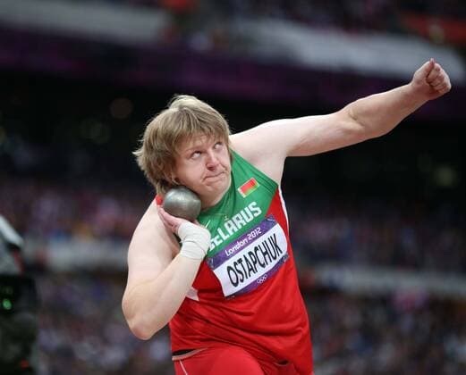 (120806) -- LONDON, Aug. 6, 2012 (Xinhua) -- Nadzeya Ostapchuk of Belarus competes during women s shot put final contest, at London 2012 Olympic Games in London, Britain, on August 6, 2012. Nadzeya Ostapchuk of Belarus won gold medal. (Xinhua Liao Yujie) (nxl) (OLY2012)BRITAIN-LONDON-ATHLETICS-WOMEN S SHOT PUT 