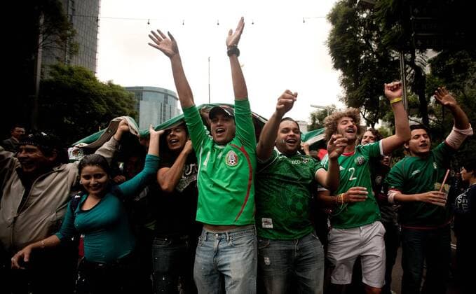MEXICO CITY, Aug. 11, 2012 - celebrate Mexico s victory in the men s soccer final match of the London 2012 Olympic Games, at the Independence Angel Monument in Mexico City, capital of Mexico, on Aug. 11, 2012. BRAZIL-RIO DE JANEIRO-OLYMPICS-SOCCER 