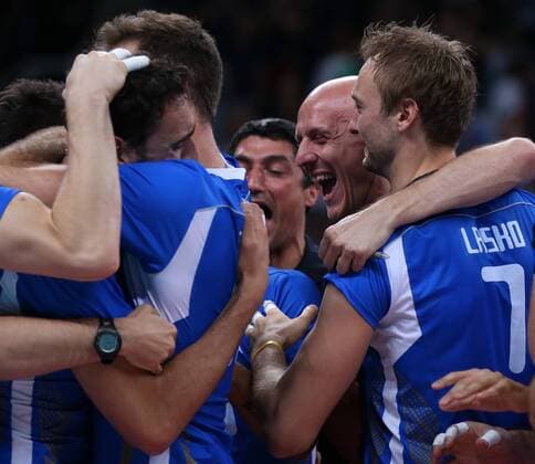 LONDON, Aug. 12, 2012 - Italian players celebrate after defeating Bulgaria in men s volleyball bronze-medal match, at London 2012 Olympic Games in London, Britain, on August 12, 2012. Italy won 3-1. (Xinhua Wang Lili) (nxl) (OLY2012)BRITAIN-LONDON-VOLLEYBALL-MEN 