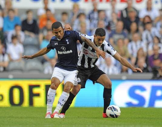 Tottenham Hostspur s Aaron Lennon (L) and Newcastle United s Hatem Ben Arfa ..Barclays Premier League match between Newcastle United v Tottenham Hotspur at the Sports Direct Arena, Newcastle upon Tyne on the 18th August 2012. Pic Richard Lee SPORTIMAGE... EDITORIAL USE ONLY. No use with unauthorised audio, video, data, fixture lists, club league logos or live services. Online in-match use limited to 120 images, no video emulation. No use in betting, games or single club league player publications.