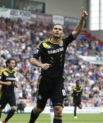 Football- Premier League. Wigan Athletic - Chelsea FC London; Chelsea s Frank Lampard celebrates the second goal at The DW Stadium 