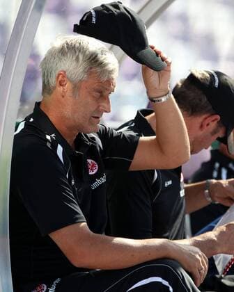 GER, DFB-Pokal, FC Erzgebirge Aue vs Eintracht Frankfurt 19.08.12, Aue, Sparkassen-Erzgebirgsstadion, GER, DFB-Pokal, 1.Hauptrunde, FC Erzgebirge Aue vs Eintracht Frankfurt im Bild Trainer Armin Veh (Frankfurt)