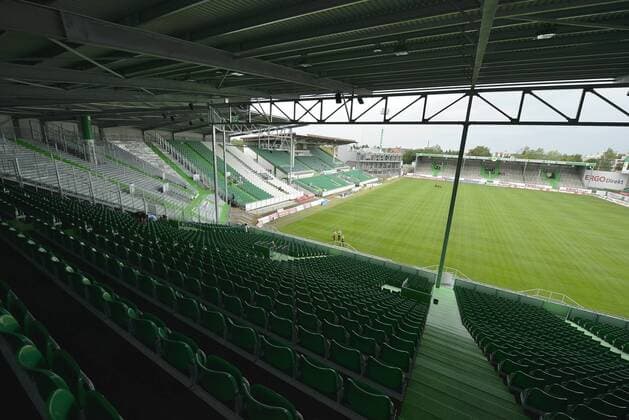 24.08.2012 - 2. Fußball-Bundesliga Saison 2012 2013 - SpVgg Greuther Fürth - Umbaumaßnahmen im Fürther Ronhof Trolli-Arena - - Blick von der neuen Südtribüne
