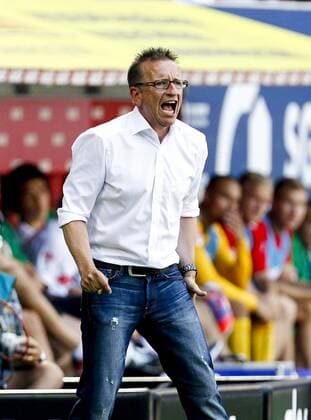 Norbert MEIER, Trainer Cheftrainer Fortuna Düsseldorf, Emotionen, Gefühle, Reaktion, Wut, wütend, schrei, Wutausbruch, Aktion , schreit, Trainer, Coach, Einzelbild, Geste, Gestik, Mimik Fussball 1. Bundesliga , Augsburg, am 25.08.2012 FC AUGSBURG - FORTUNA DÜSSELDORF ( 0 - 2 ) 01.Spieltag, Liga1, Spieltag01, Liga01, 1.Liga, Düsseldorf Saison1213 , Saison 2012 2013 , FCA, DUS