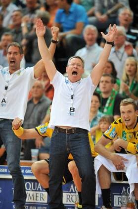 Gudmundur GUDMUNDSSON (Trainer Rhein Neckar Löwen) jubelt über einen Treffer Portrait FRISCH Auf Göppingen - Rhein Neckar Löwen Handball, Herren, 1.Bundesliga, Saison 2012 2013, EWS Arena Göppingen, 26.08.2012