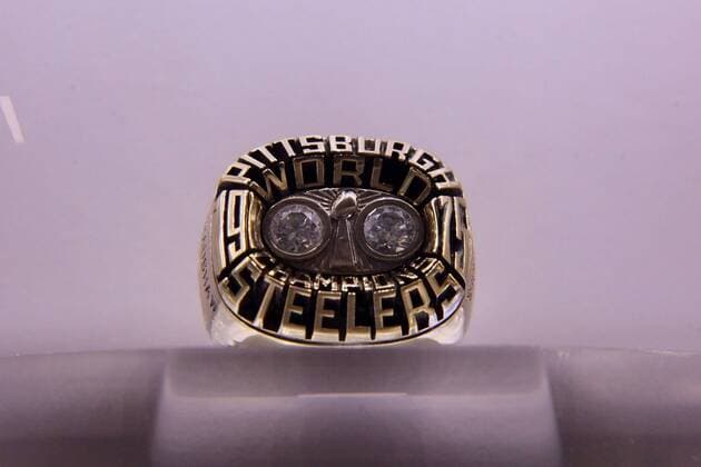 Super Bowl Ringe der einzelnen Siegerteams: X Pittsburgh Steelers - 1975